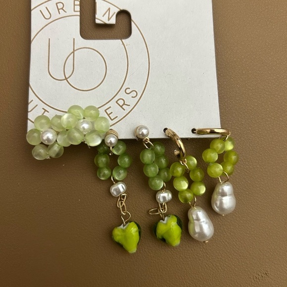 URBAN OUTFITTERS Green Beaded Earrings with Pearls Set of 3 pairs - Picture 5 of 5